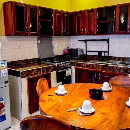 Peace Of Mind Suites Entebbe Ngoại thất bức ảnh