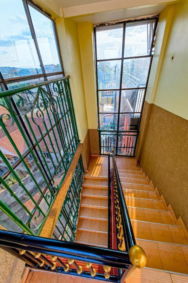 Peace Of Mind Suites Entebbe Ngoại thất bức ảnh
