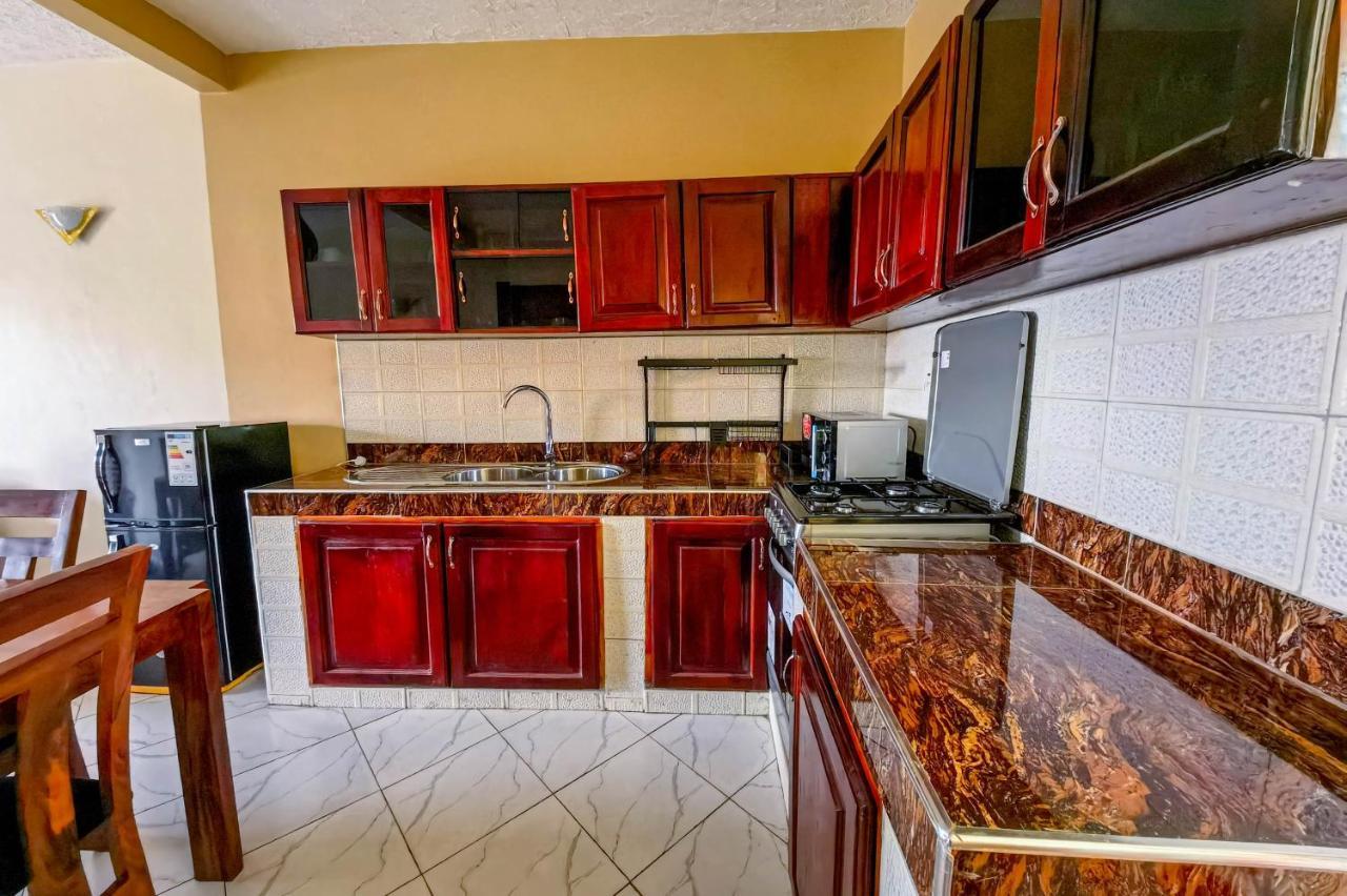 Peace Of Mind Suites Entebbe Ngoại thất bức ảnh