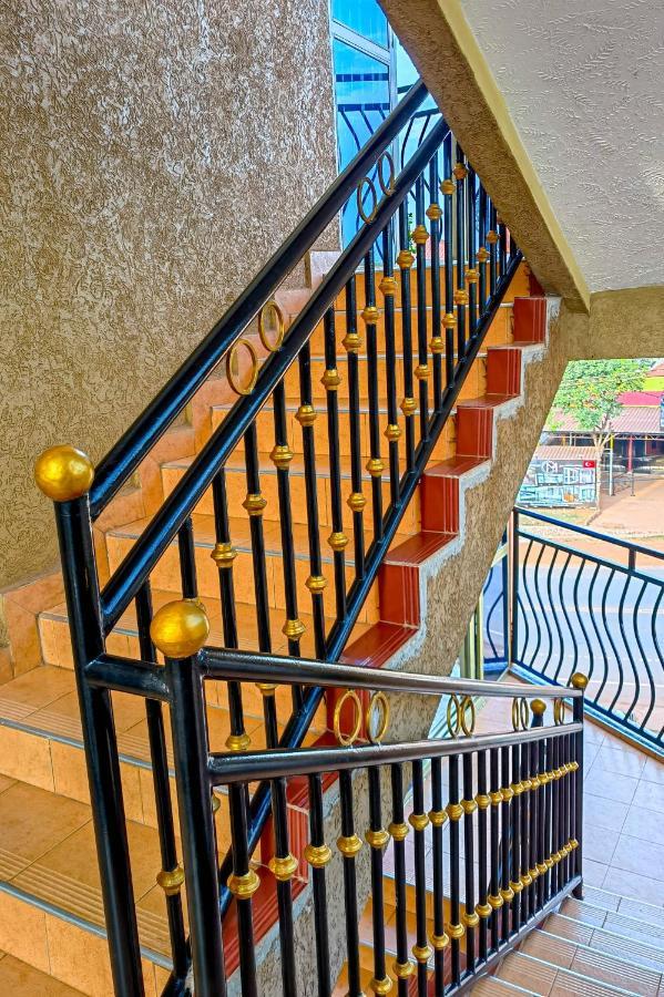 Peace Of Mind Suites Entebbe Ngoại thất bức ảnh