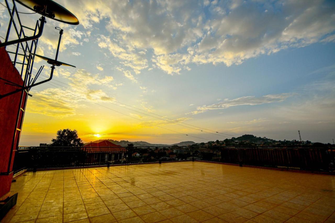 Peace Of Mind Suites Entebbe Ngoại thất bức ảnh