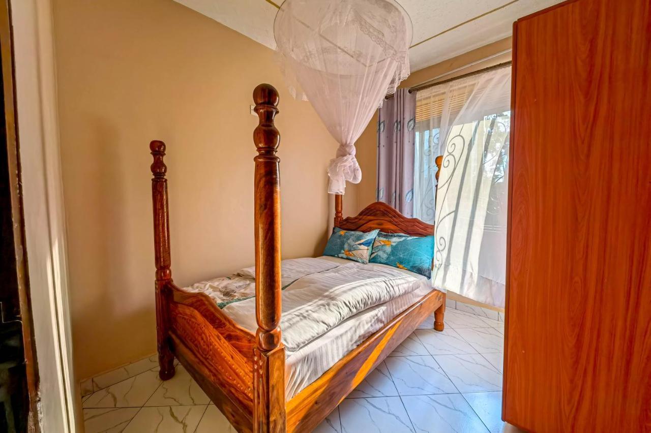 Peace Of Mind Suites Entebbe Ngoại thất bức ảnh