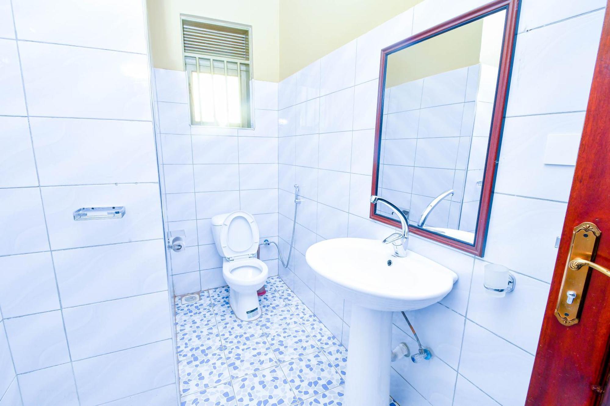 Peace Of Mind Suites Entebbe Ngoại thất bức ảnh